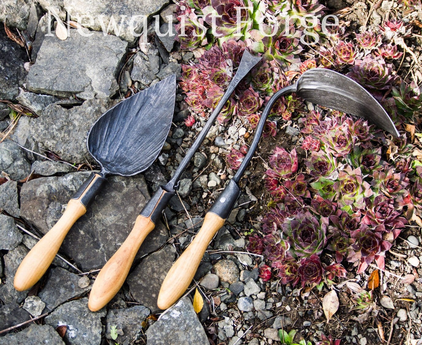 Walnut Handled Garden Tools – Farmhouse Pottery